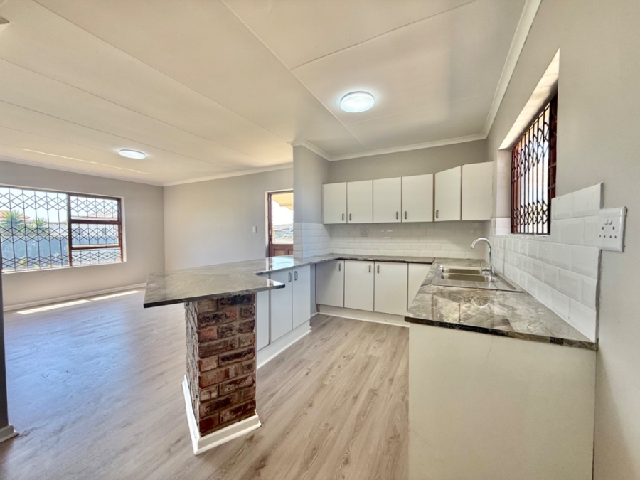4 Bedroom Property for Sale in Bluewater Bay Eastern Cape